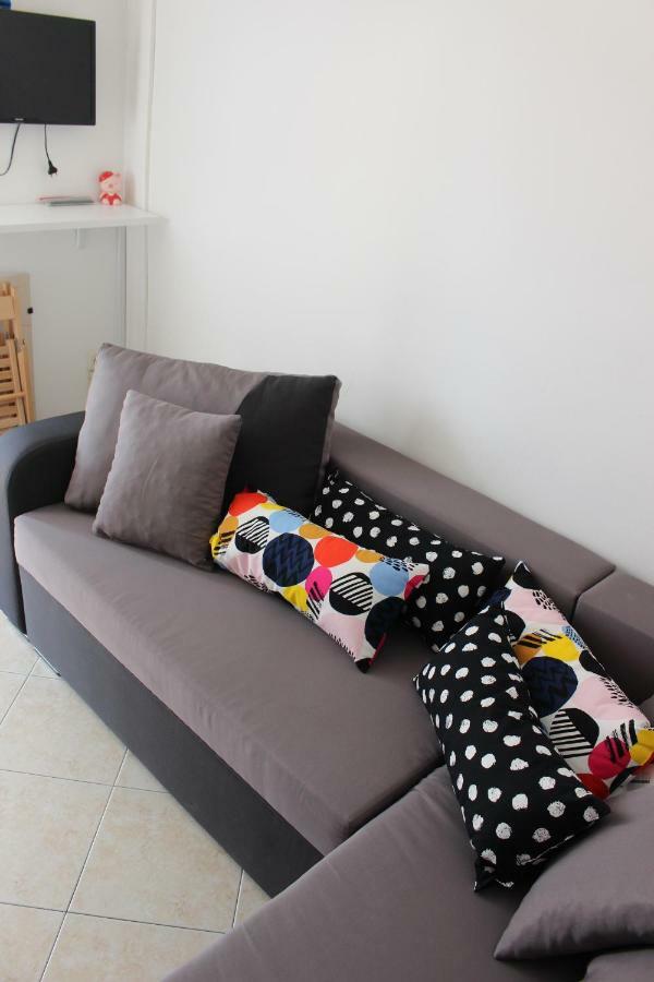 Blue Moon Apartments غييكا المظهر الخارجي الصورة