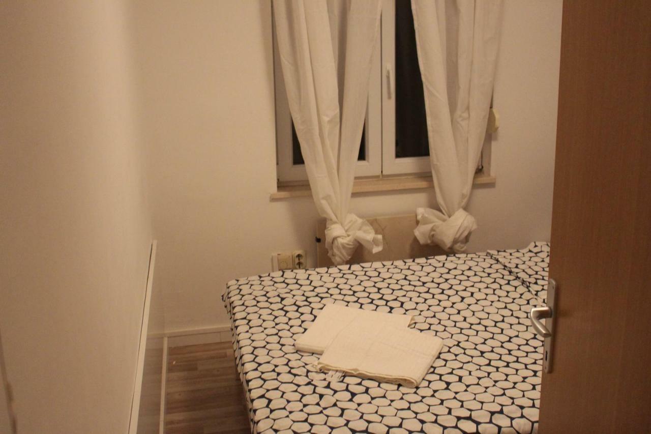 Blue Moon Apartments غييكا المظهر الخارجي الصورة